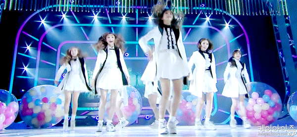 ize에서 뽑은 2015년 최고의 의상으로 선정되었던 러블리즈 의상 | 인스티즈