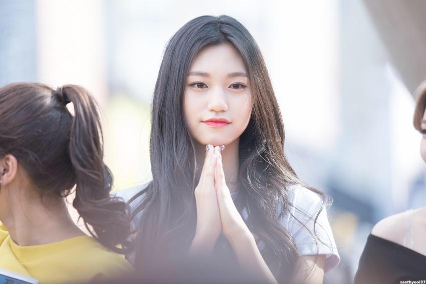 ioi 아이오아이 모델 포스 맴버 도쮸 도우!(김도연) 짤 (feat. 이뻐) (I.O.I) | 인스티즈