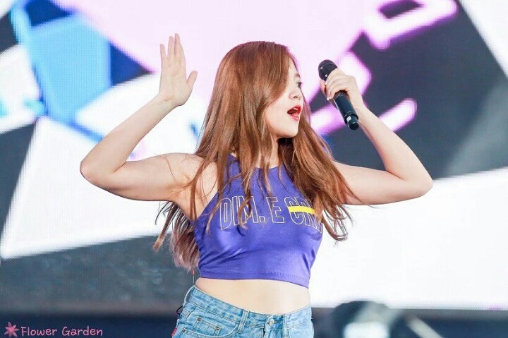 우연히 같은 의상을 입게 된 성소와 예리 | 인스티즈