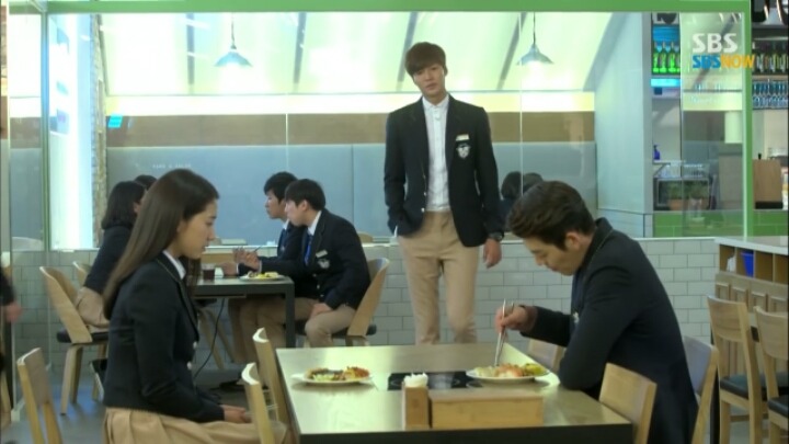 상속자들의 유명하디 유명한 급식실씬 1 | 인스티즈