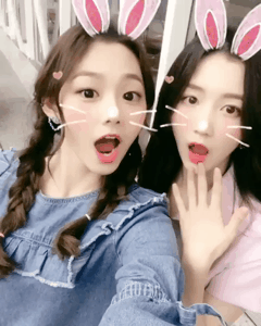 뽀뽀 당하는 강미나.gif | 인스티즈