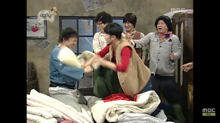 [무한도전] 맘 상할 일이 절대 없다는 베개싸움하는 멤버들ㅋㅋㅋㅋㅋ | 인스티즈