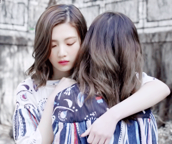 데뷔초 애기에서 여자가 되어가는 조이 .jpgif | 인스티즈