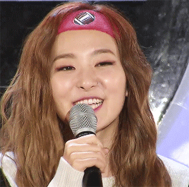 140mb+) 귀여운 슬기 눈웃음.gif | 인스티즈