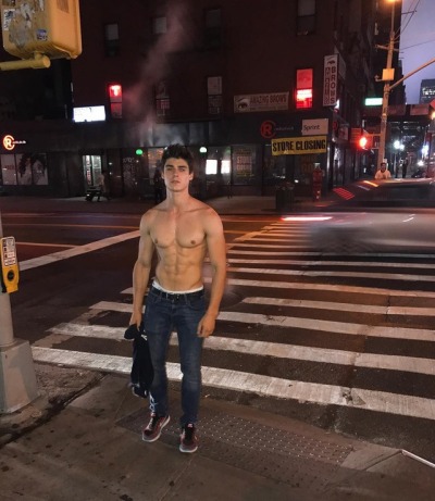 남자몸은 여자들보기 좋을때 비로소 가치가 있는거 아닐까요? | 인스티즈