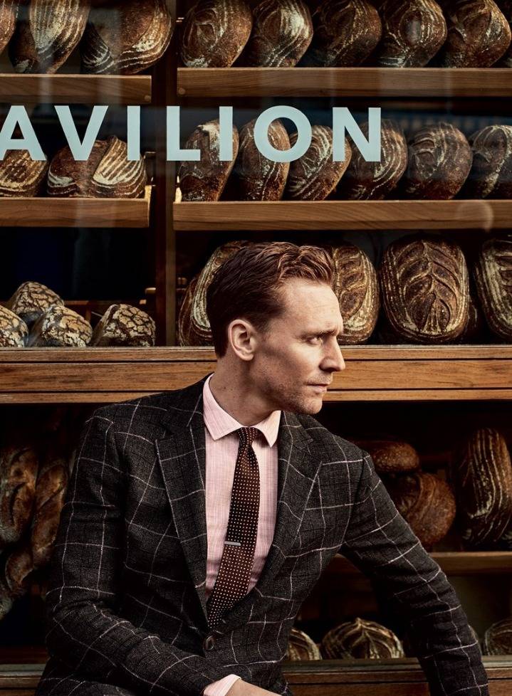 [GQ] 2017년 가장 스타일리시한 인물로 선정된 톰 히들스턴 수트 모음 | 인스티즈