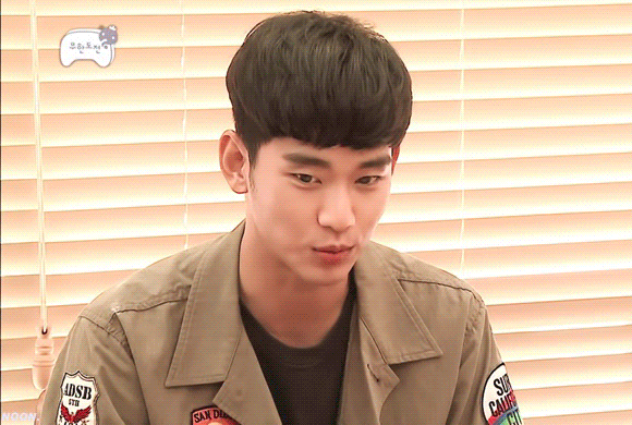 20살 김수현과 30살의 김수현.gif | 인스티즈