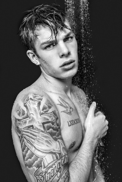 남자몸은 여자들보기 좋을때 비로소 가치가 있는거 아닐까요? | 인스티즈