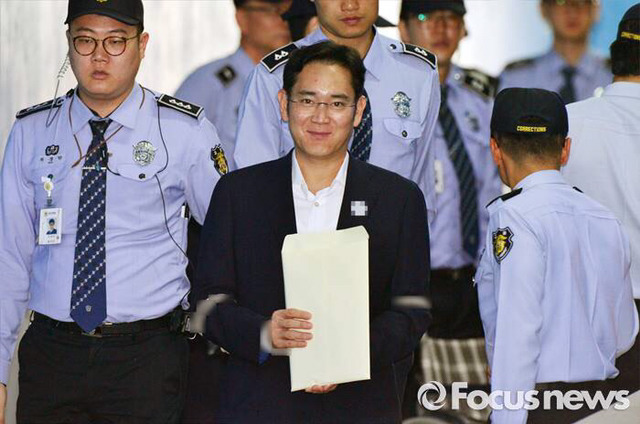 오늘자 싱글벙글 이재용.jpg | 인스티즈