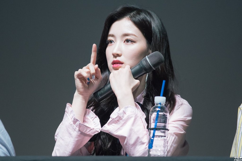 차갑게 생긴 아이돌.jpgif | 인스티즈