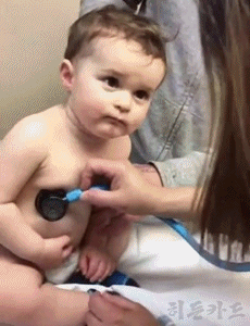 진료중 끼부리는 아기 | 인스티즈