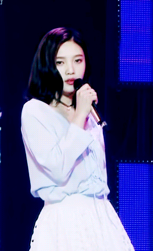 데뷔초 애기에서 여자가 되어가는 조이 .jpgif | 인스티즈