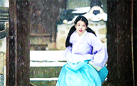 계절에 따라 각각 다른 느낌으로 설레는 드라마 분위기. gif | 인스티즈