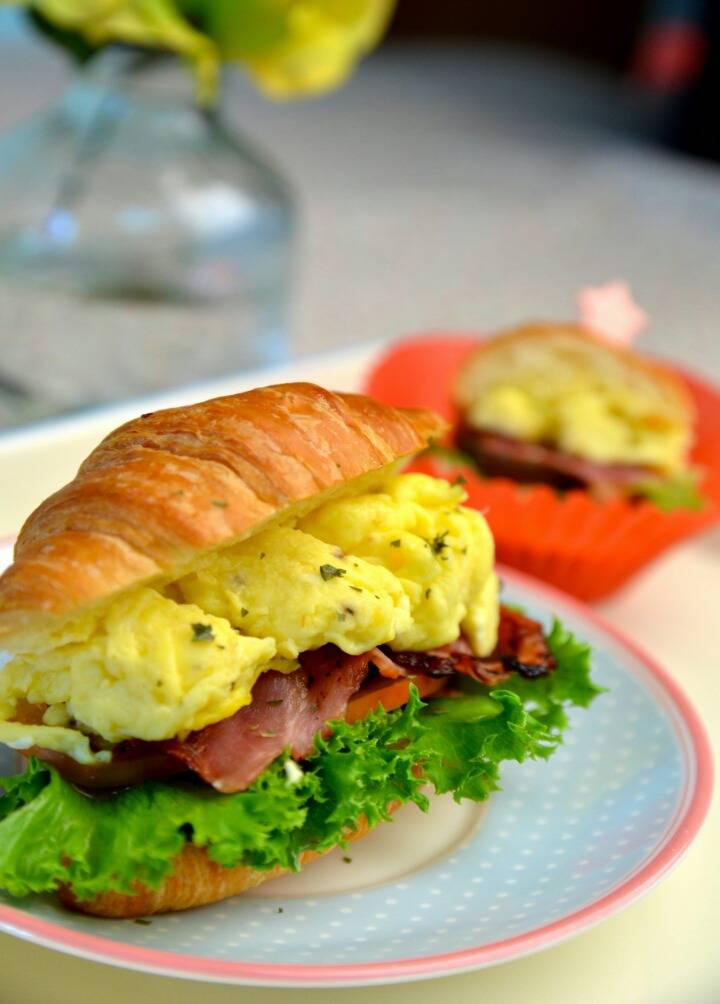 간단하게 브런치! 고소한 크라와상 샌드위치 gifjpg | 인스티즈