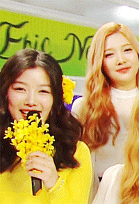 김유정과 레드벨벳 조이.gif | 인스티즈