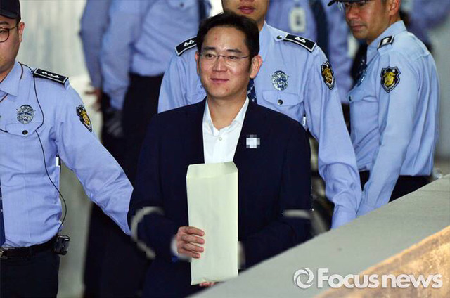 오늘자 싱글벙글 이재용.jpg | 인스티즈