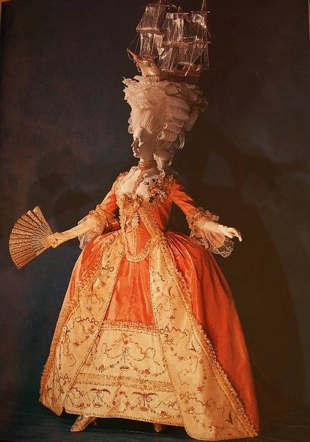 마리 앙투아네트가 입었던 드레스들.jpg | 인스티즈