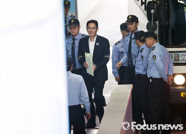 오늘자 싱글벙글 이재용.jpg | 인스티즈