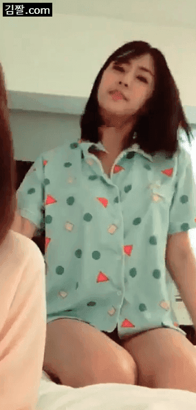 침대위의 오하영..gif | 인스티즈