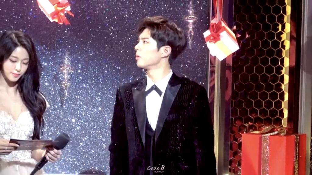 여자들이 환장한다는 남자의 무심한 매너.jpg | 인스티즈