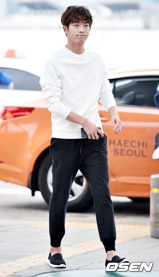 오늘자 서강준 공항패션.jpg | 인스티즈