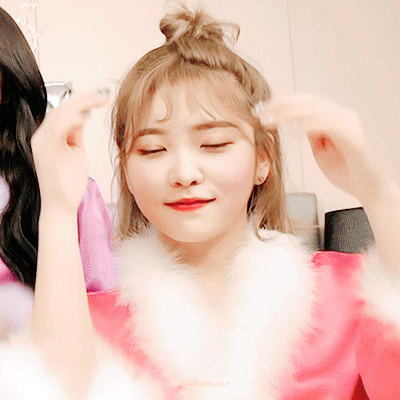 [레드벨벳] 스무살 예리를 축하해주는 훈훈한 언니들 | 인스티즈