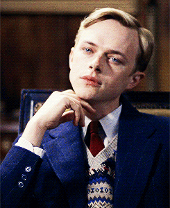 학교다닐 때 안경 쓴 범생이한테 잘해줘야 하는 이유.jpg (서양판 두주니즈) | 인스티즈