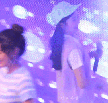 오하영 가슴 때리는 보미 | 인스티즈