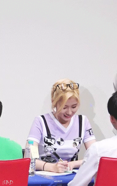 트와이스 사나 특징.gif | 인스티즈