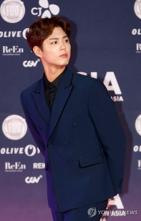 어제자 박보검 수트빨 | 인스티즈