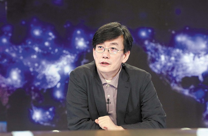 스타일만 캐쥬얼하게 바꾸면 교생선생이라해도 믿을 인물 | 인스티즈