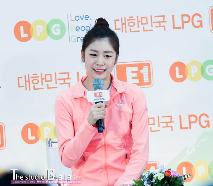 오늘자 연느 팬싸 광탈 기념 싸인회 데레요정 짤털 | 인스티즈