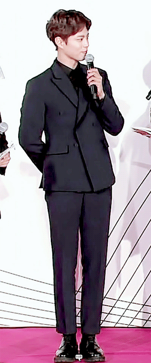 어제자 박보검 수트빨 | 인스티즈