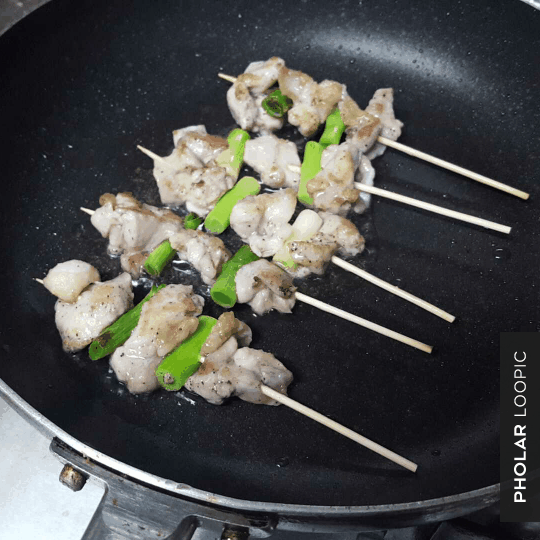 맛있는 간식! 출출할땐~ 닭꼬치 움짤 gif | 인스티즈