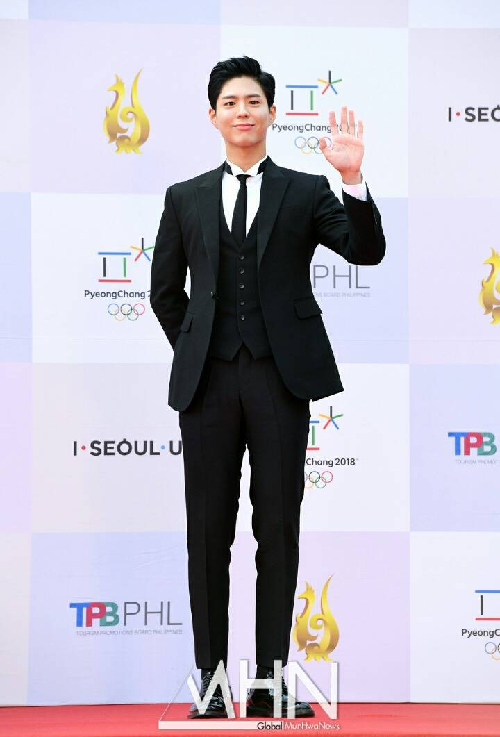 오늘자 쓰리피스 수트 입은 박보검.jpg | 인스티즈