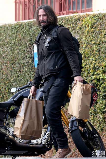 키아누 리브스 일상사진.jpg | 인스티즈