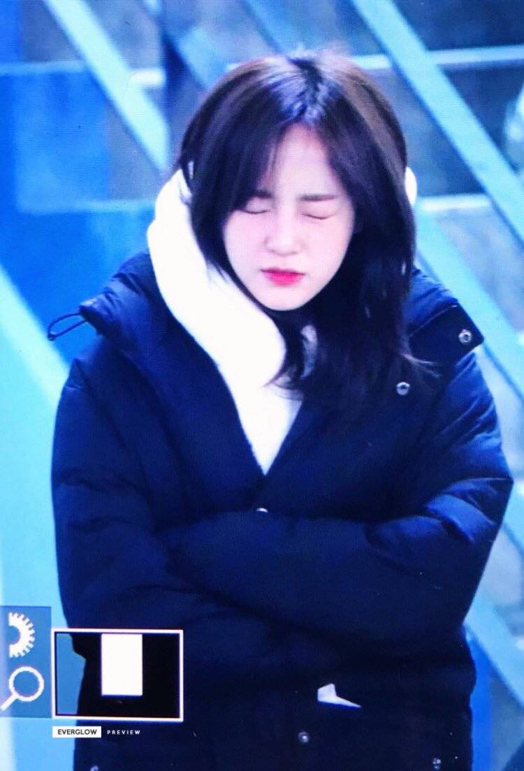 오늘 강미나 졸업식 참석한 구구단 멤버들.JPG | 인스티즈