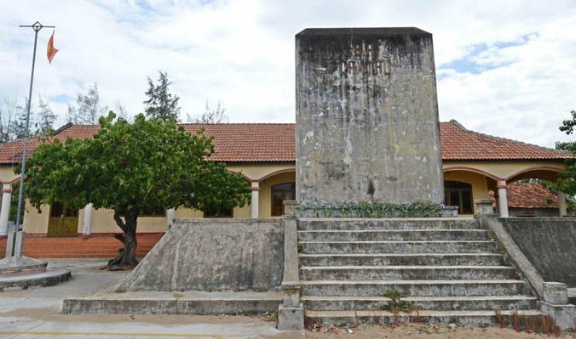 베트남 민간인 학살은 안된 일이지만 어쩔 수 없었어 강대국 미국이 파병하랬는데 어떻게 거절했겠어 그리고 공식사과도 했어ㅠㅠ(feat.박정희) | 인스티즈