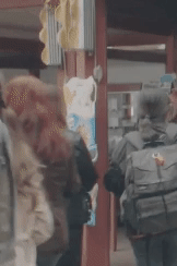 쯔위 찍는 트와이스 매니저표정 | 인스티즈