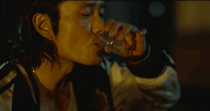 먹방에도 독보적인 연기력이 보이는 이병헌.gif | 인스티즈