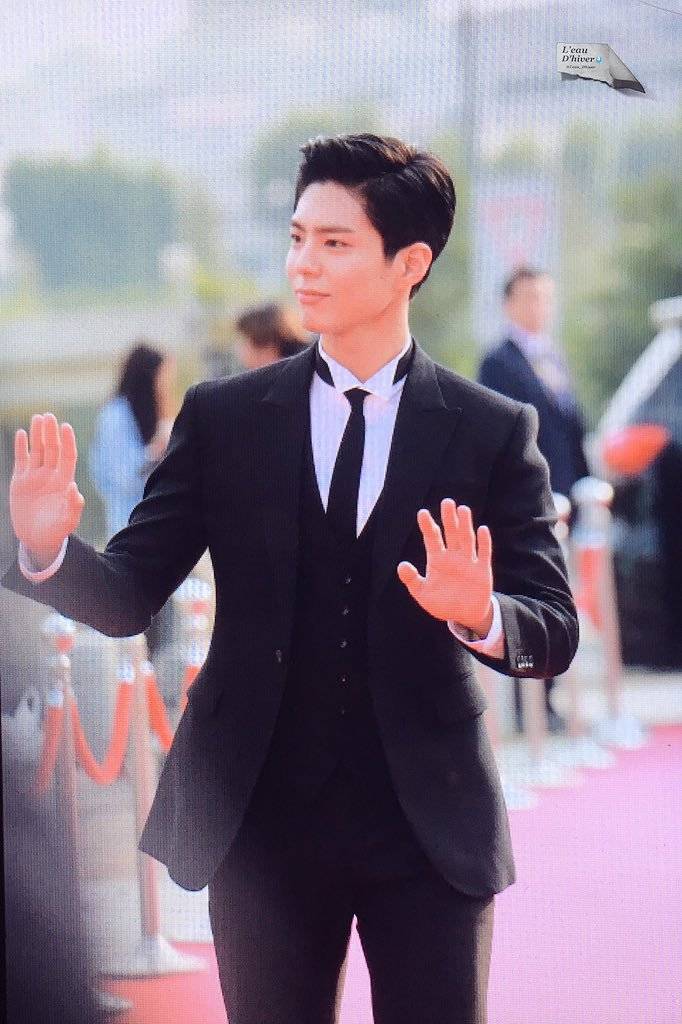 오늘자 쓰리피스 수트 입은 박보검.jpg | 인스티즈