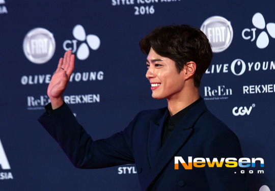 어제자 박보검 수트빨 | 인스티즈