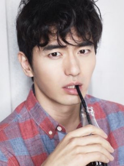 이진욱 | 인스티즈