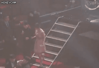 무심한듯 성큼성큼 가버리는 남자의 매너 | 인스티즈