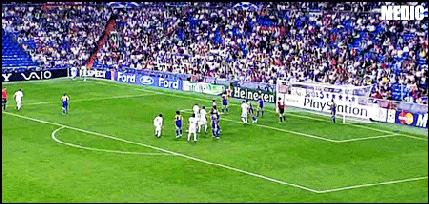 패스를 보고 주는거야 대충 차는거야 | 인스티즈