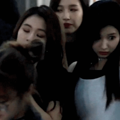 사나 손깍지에 놀란 이광수.jpg | 인스티즈