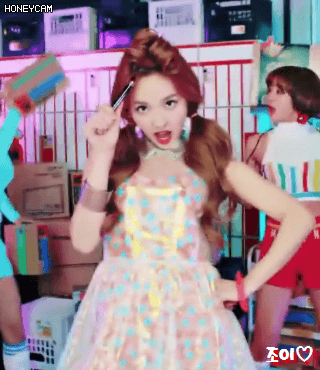 포카리 스웨트로 트둥이🌺꽃 9송이 개화시키는 나연이🐰 | 인스티즈