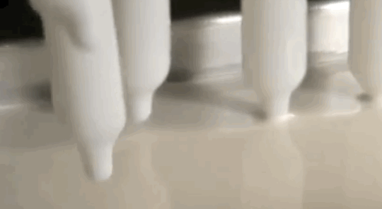 콘돔이 만들어지는 과정.gif | 인스티즈