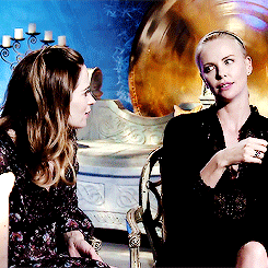 팬들은 아무것도 안하는데 본인이 자꾸 망붕 생성하시는 배우 | 인스티즈