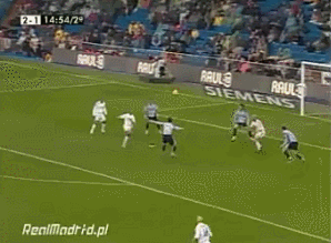 패스를 보고 주는거야 대충 차는거야 | 인스티즈